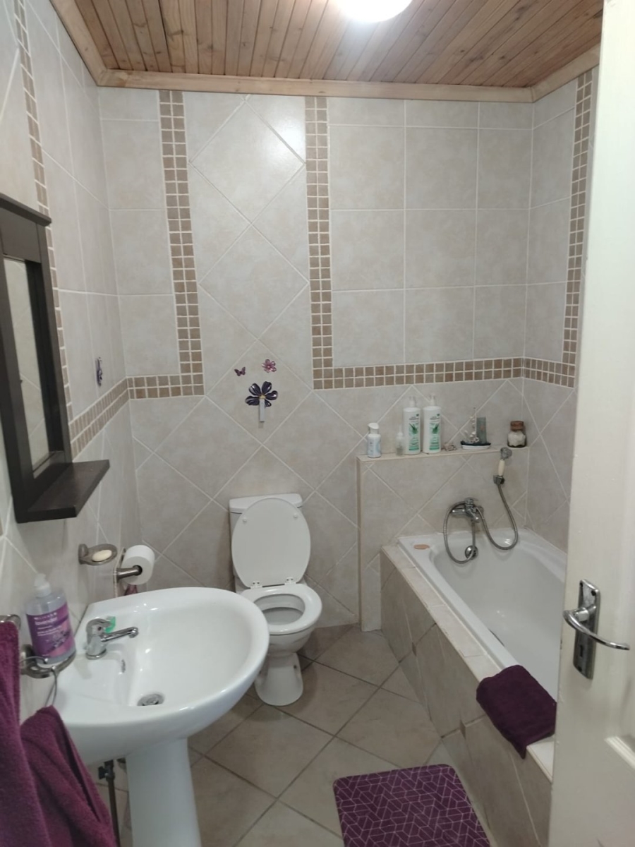 4 Bedroom Property for Sale in Bothasrus Eastern Cape